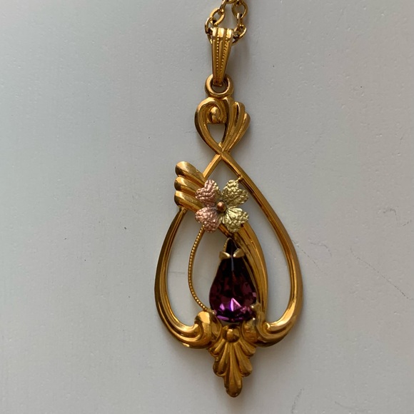 Vintage Victorian style teardrop/pear shaped Amethyst and gold plated pendant - Picture 3 of 7